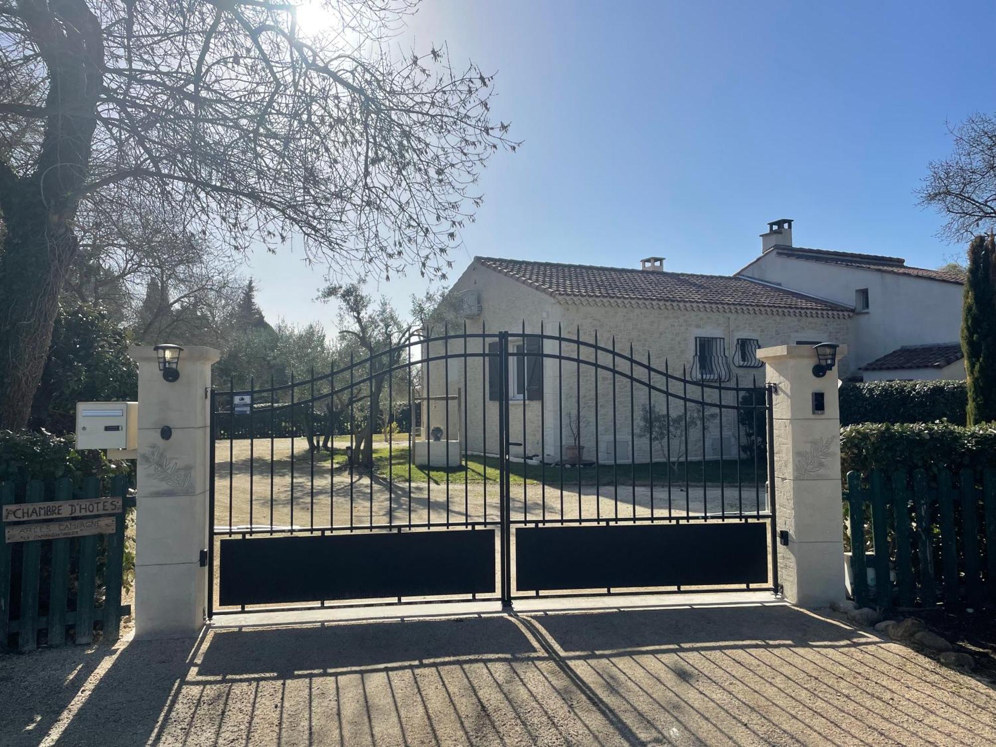 Bed and Breakfast Arles Campagne Location "La Campagn'Arles" Esterno foto